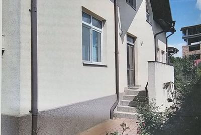 Casă cu 4 camere cu Teren 394 Mp în Central - 6