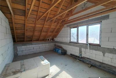 Casă cu 4 camere cu Teren 3251 Mp în Sadova Veche