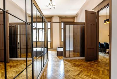 Apartament ULTRACENTRAL cu 3 camere, la cheie, renovat recent - 1