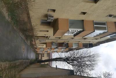 Apartament cu 3 camere semidecomandat în Girocului - 10