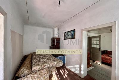 Casă cu 4 camere cu Teren 2243 Mp în Românești - 12