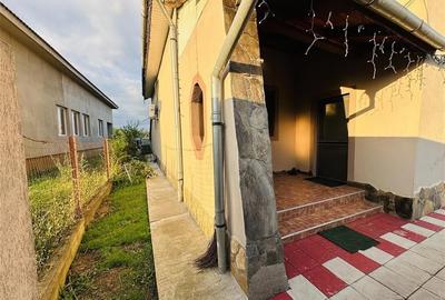 VILA MODERNA CU ETAJ, TEREN 1019 MP, DUBLU FRONT, ZONA LES - 21