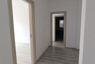 Apartament cu 3 camere semidecomandat în Giroc - 8
