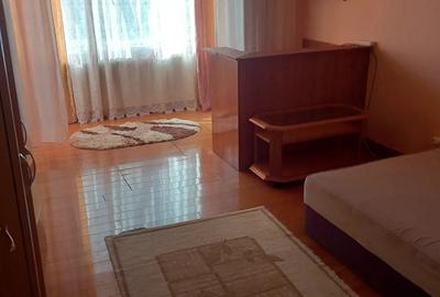 Apartament de vanzare zona piata Tractoru - 1