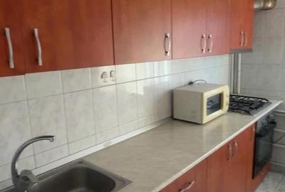 Apartament cu 2 camere decomandat, mobilat în Brâncoveanu