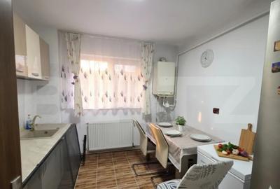 Apartament cu 2 camere semidecomandat în Micro 4 - 2