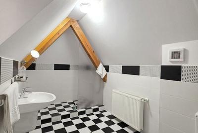 Apartament cu 4 camere în Schei - 18