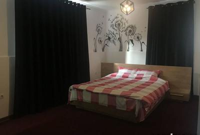 Garsonieră decomandată în Titan