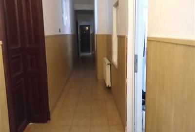 Casă individuală cu 12 camere cu Teren 629 Mp în Tineretului - 13