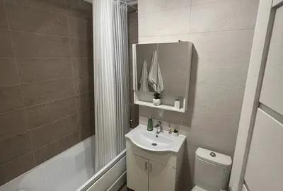 Apartament cu 2 camere semidecomandat în Soarelui