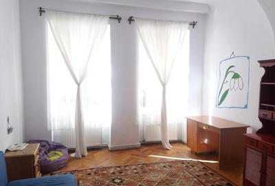 INCHIRIEZ apartament 3 camera la casa, zona Ultracentrala - 5