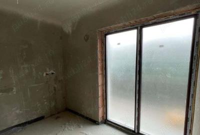 Casă cu 4 camere cu Teren 200 Mp în Luna - 14