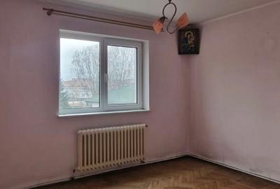 Apartament cu 3 camere semidecomandat în Central - 2