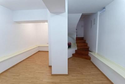 Ultracentral, spatiu comercial  D+P+1, curte generoasa, IDEAL BIROURI Ultracentral, spatiu comercial  D+P+1, curte generoasa, IDEAL BIROURI - 4