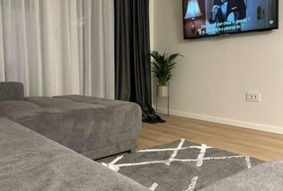 Apartament cu 2 camere decomandat în Tractorul