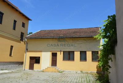 Spațiu comercial, de 805 mp, în Central - 15