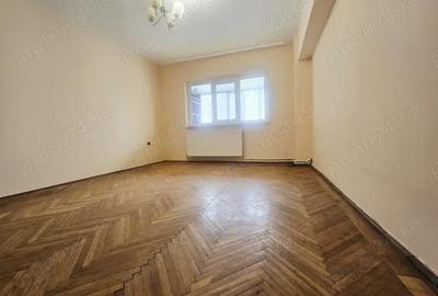 Apartament cu 3 camere decomandat în Școlilor - 10
