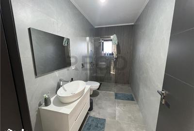 Casă cu 3 camere cu Teren 556 Mp în Tokai - 1