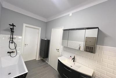 3 camere deosebit, amenajat LUX,  boxa, curte acces auto - 7