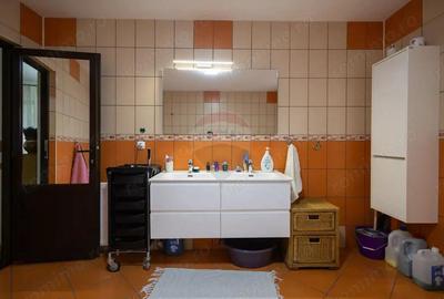 Casă cu 8 camere cu Teren 1007 Mp în Vad - 15
