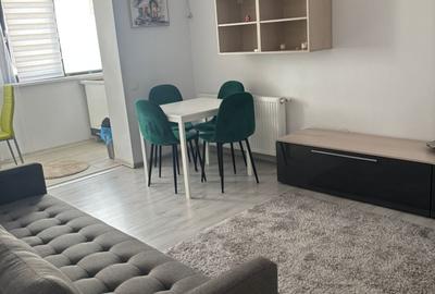 Apartament cu 3 camere decomandat, mobilat în Roșu