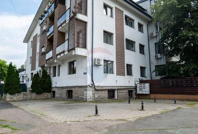 Vanzare apartament 3 camere, complet mobilat, zona Damaroaia - 9