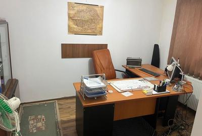 Apartament cu 3 camere semidecomandat în Munteni - 2