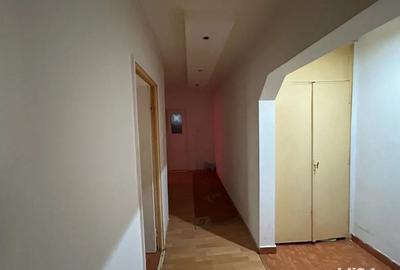 Proprietar vand apartament 3 camere etaj 1 , Bd. Dambovita - 1