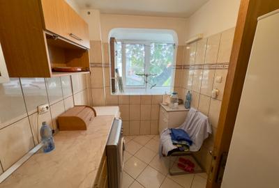 Apartament 2 camere, bloc anvelopat, metrou 1 Mai - 12