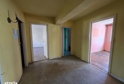 Apartament cu 3 camere decomandat în Piața Centrală - 3