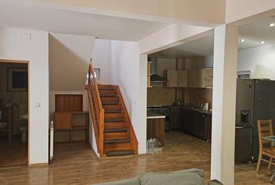 Casă cu 5 camere cu Teren 1000 Mp în Central - 2