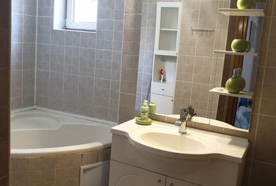 Apartament cu 3 camere în Central - 9