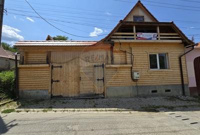 Casa cu gradina si mansarda - Aciliu, la doar 20 km de Sibiu!