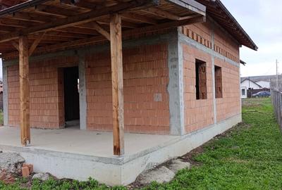 Casă cu 4 camere în Ciritei - 8