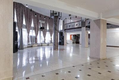Spațiu comercial, de 1,200 mp, în Central - 9