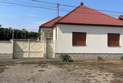 Casă cu 3 camere în Central - 1