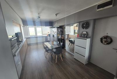 Apartament cu 3 camere decomandat în Central