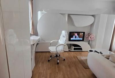 Garsonieră decomandată în 13 Septembrie - 2