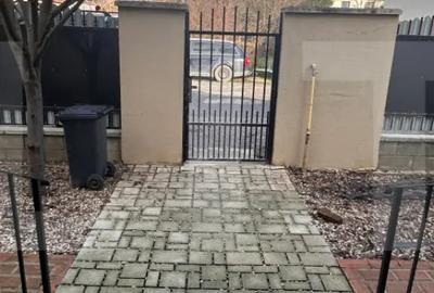 Apartament cu 4 camere decomandat în Central - 2