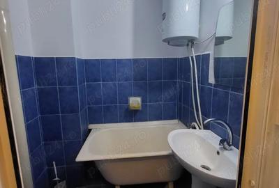 Vand apartament cu o camera, situat la etajul 3, in cartierul Micro 40 in spatele pie?ei. - 5