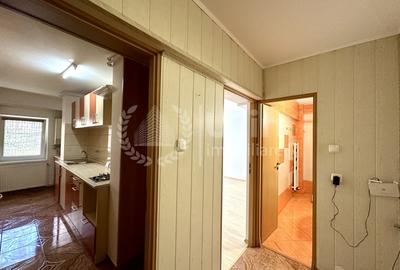 Garsonieră decomandată, mobilată în Central - 4