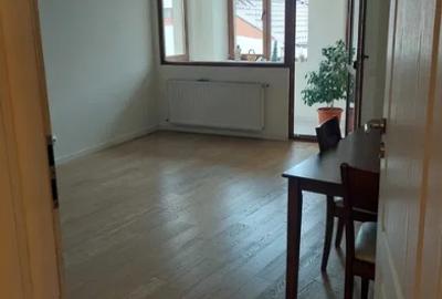 B-dul Dacia,bl.2014, 2 camere,et.2/5, Amenajat centrala,Pretabil pt firme - 2