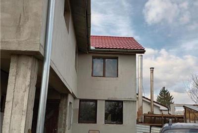 Casă cu 5 camere în Central - 1