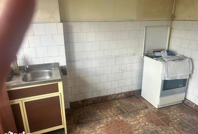 Apartament cu 3 camere în Traian