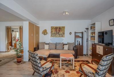 Casă individuală cu 8 camere cu Garaj în Colonia 1 Mai - 7