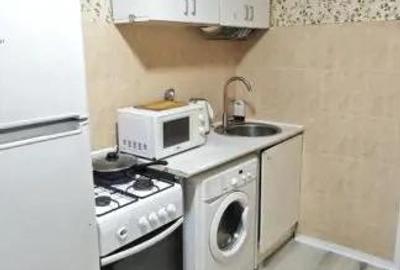 Garsonieră decomandată în Titan