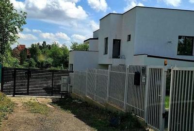 Duplex cu iesire la lac - 5 camere -Corbeanca, central - 4