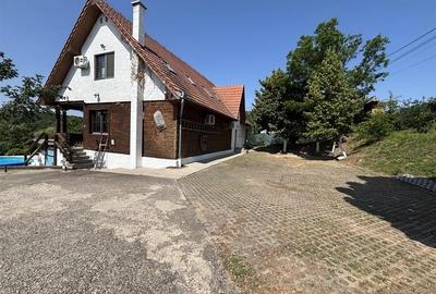 Proprietate de patrimoniu pe malul lacului Paleu?Teren 2.300 mp - piscina - Co - 5