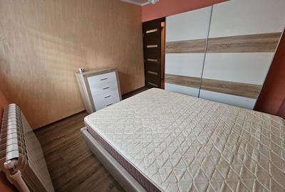 Inchiriez apartament cu doua camere, decomandat, in Micro 20 - 5
