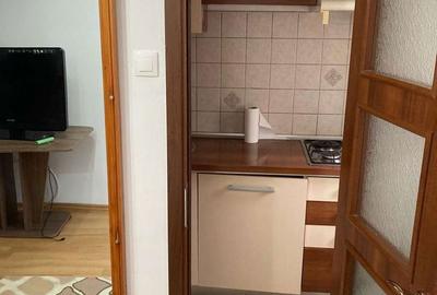 Garsonieră decomandată în Central